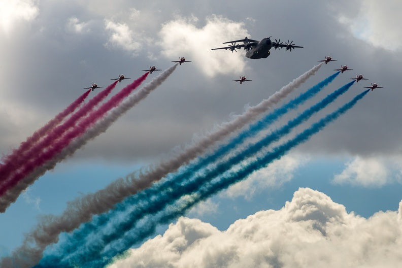 Airbus A400 and RAF Red Arrows Flypast at FIA16
